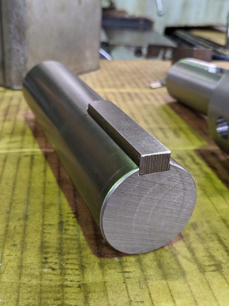 削ったキー溝にきちんと通るのかの確認用にダミー材を製作しました！