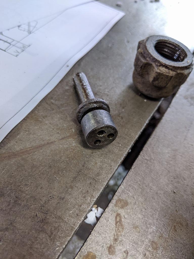 装置物で大事な役目を果たすリリーフバルブ。