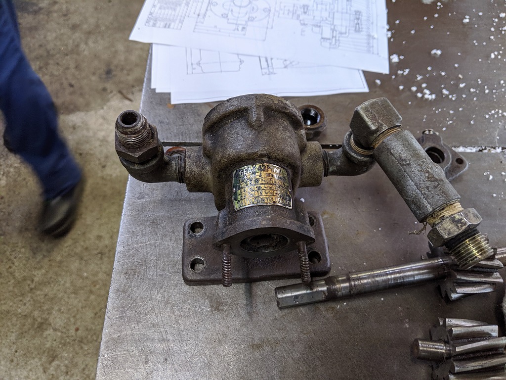 ギアポンプをオーバーホール。