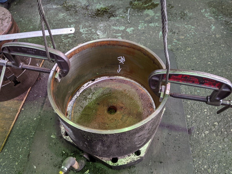 取り外したエアーシリンダーのチューブ内径を測定しましたが問題なく再使用できる寸法でした。