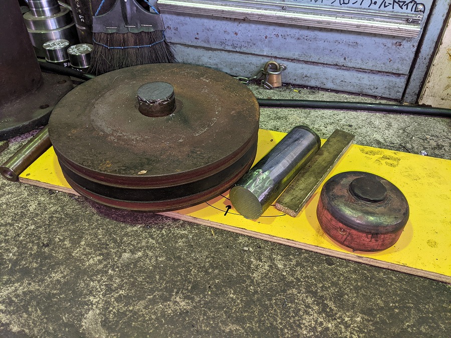 どうやっても動かずガスでバラしたピストンのロッド達。