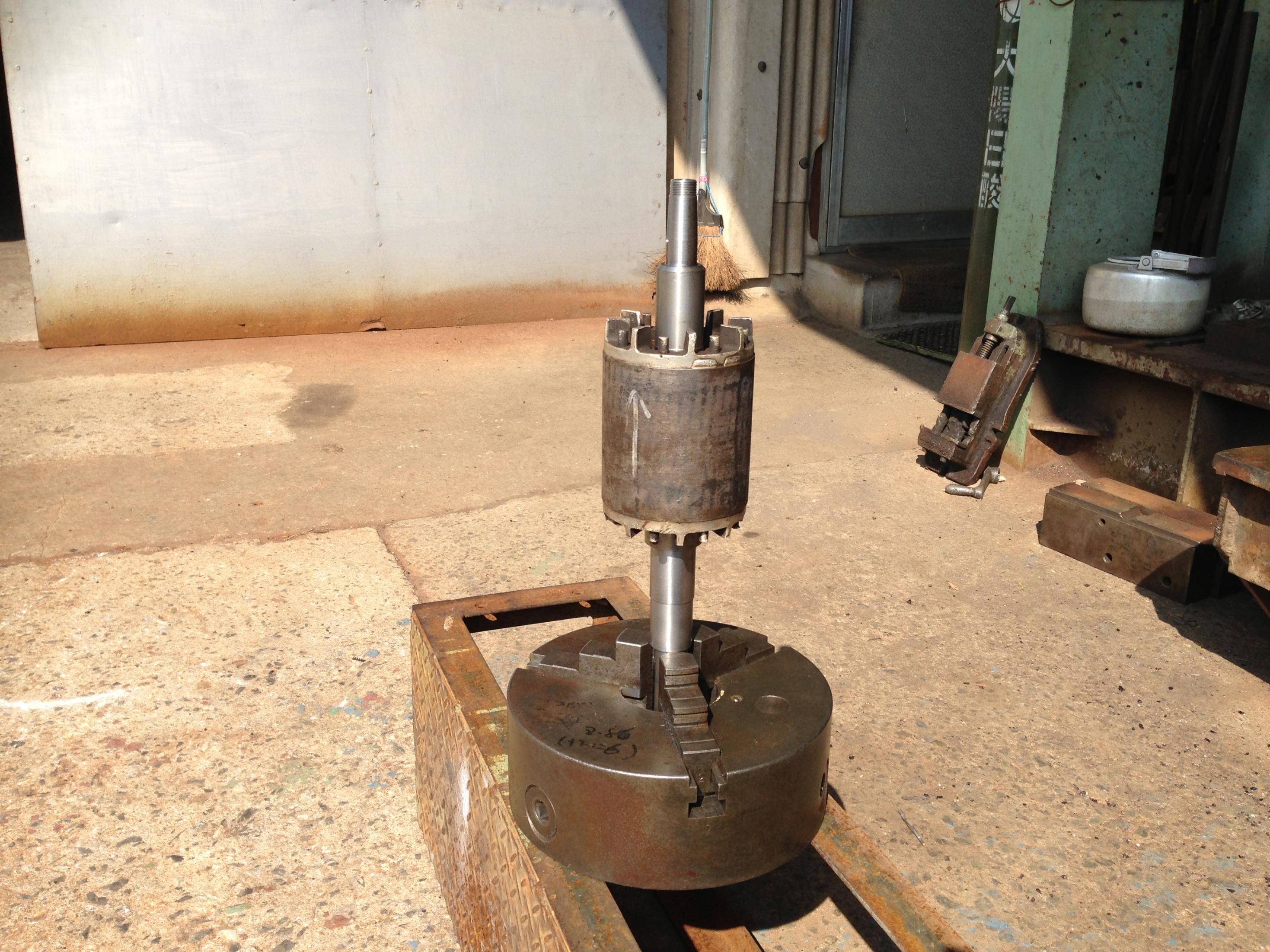 モーターの軸を取り外し～新規加工～軸の焼き嵌め。