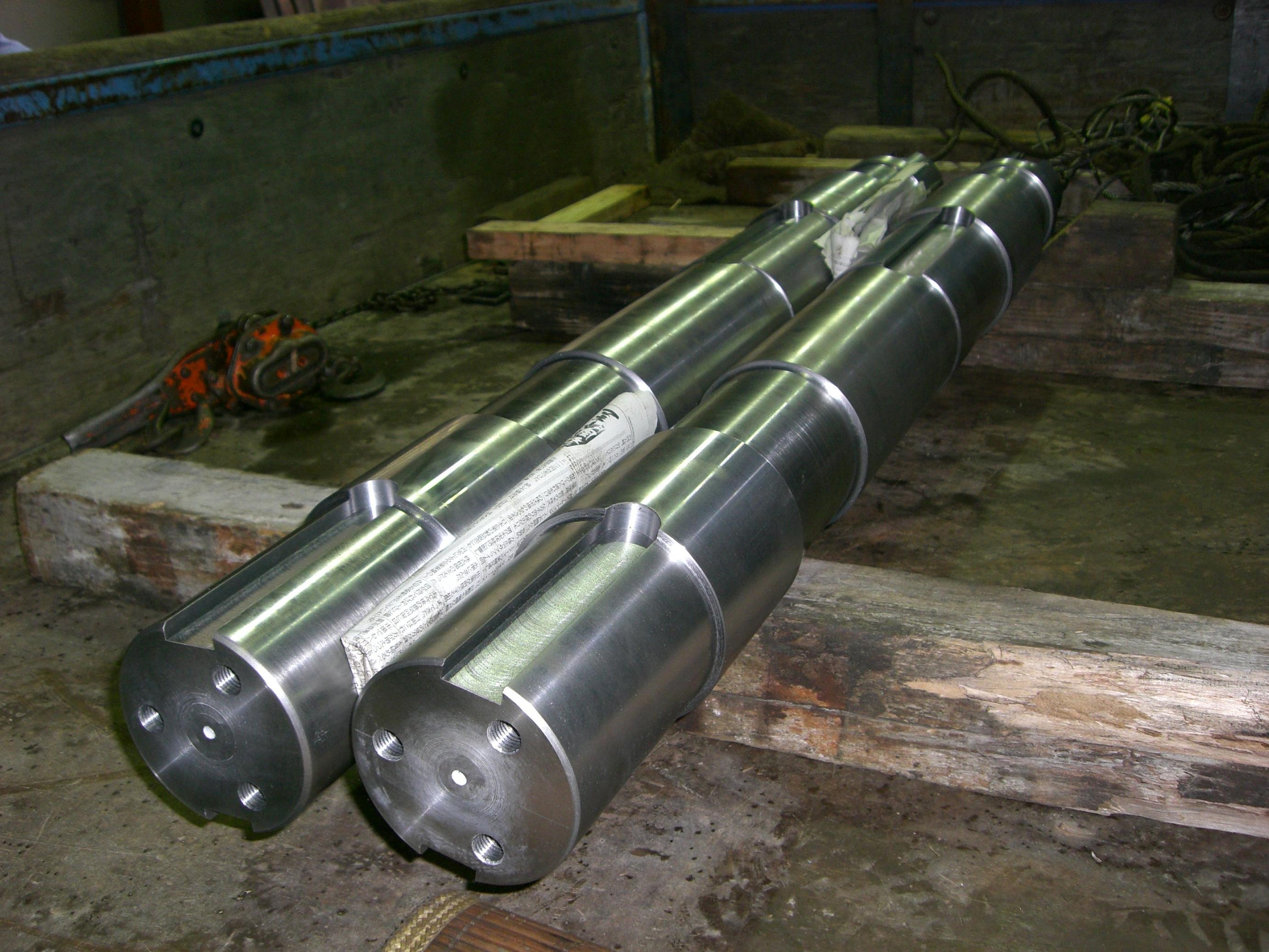 天井クレーンで使用される軸。