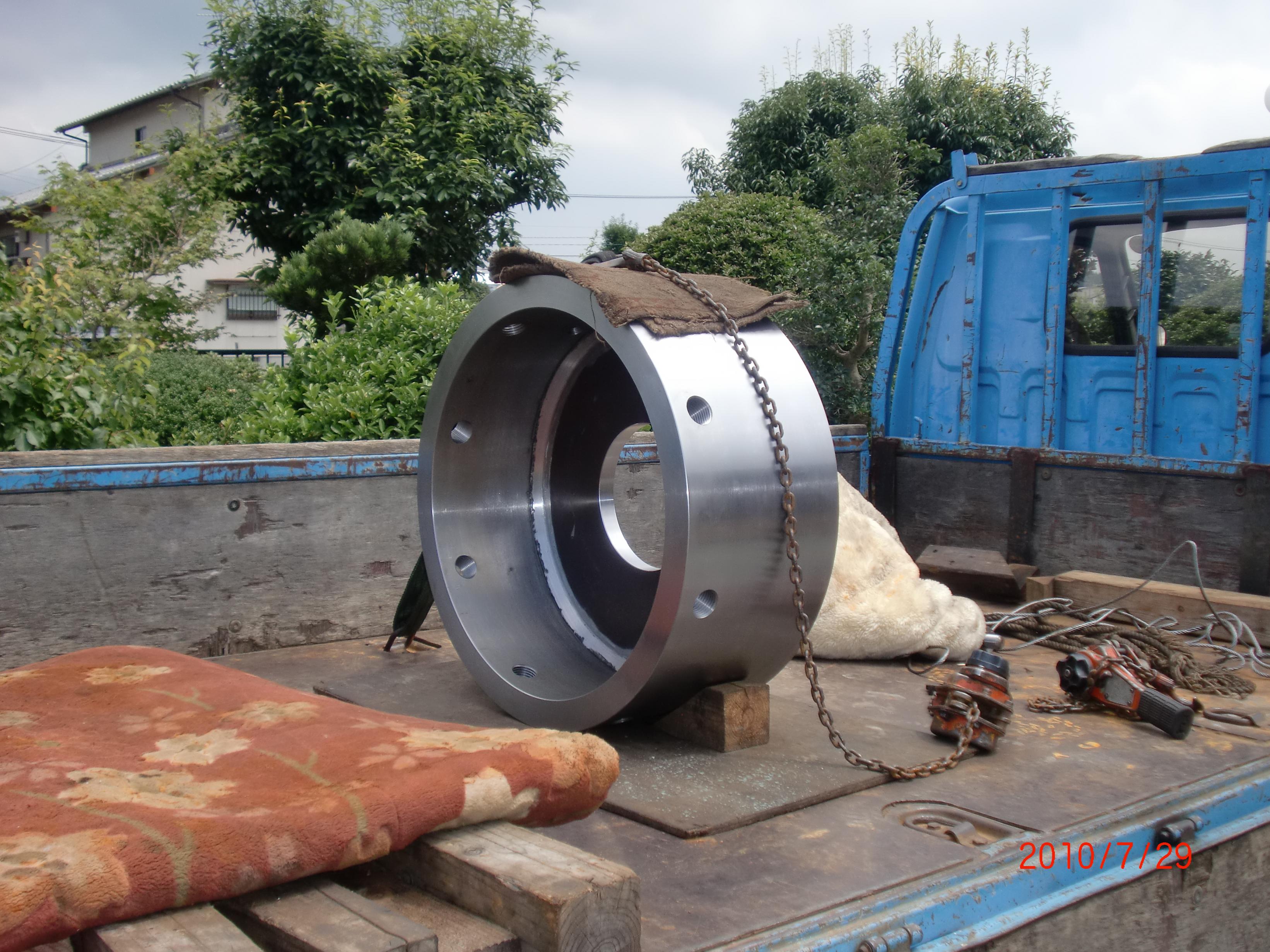 製缶～旋盤加工～外周タップ立てした大型のケレ。