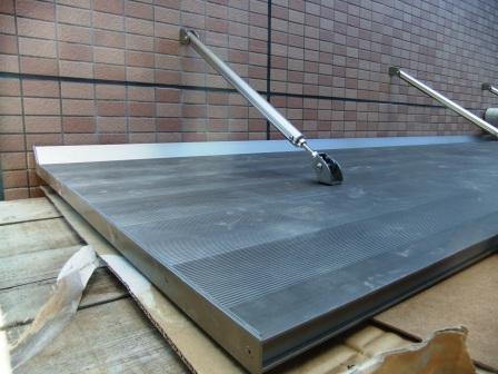 製作金物 手摺 螺旋階段 門扉 黒皮仕上げ 阪本製作所 屋根 庇 製作金物 手摺 螺旋階段 門扉 黒皮仕上げ 阪本製作所 屋根 庇