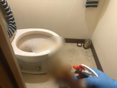 岡崎市:特殊清掃(吐血)施工中