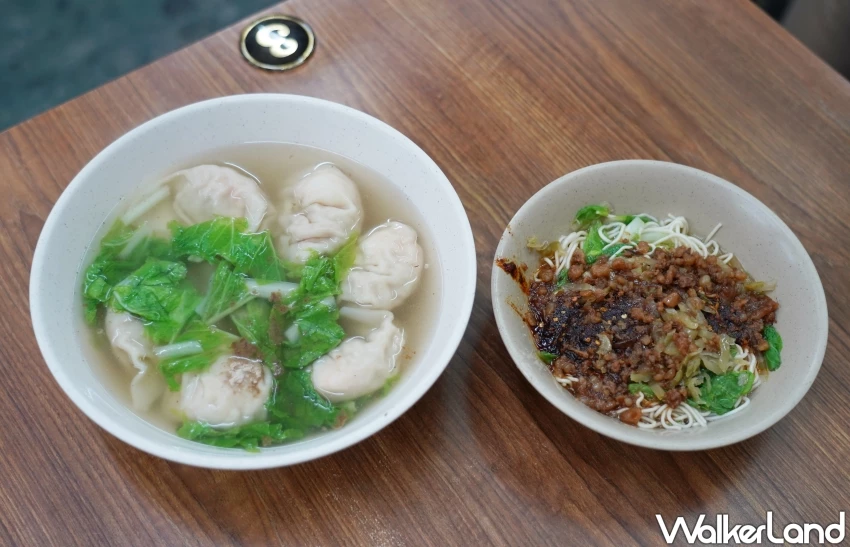 台中向上市場必吃美食！江家餛飩 銅板價巨無霸鮮蝦餛飩，麻辣麵也推薦。
