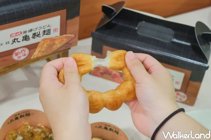 豆皮波堤吃起來！Mister DonutX丸亀製麵 烏龍麵口味波堤，鹹口味甜甜圈吃爆。