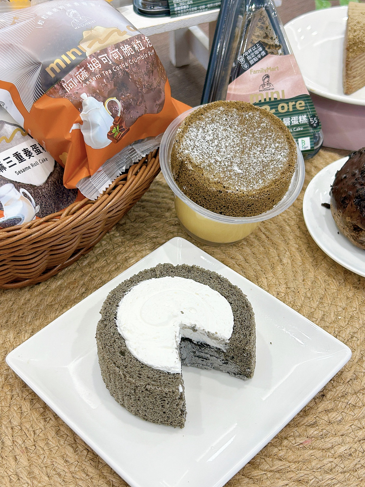 全家×古娃娃聯名「荔枝烏龍」霜淇淋登場！還有茶口味甜點、「奶霜烏龍酷繽沙」滿足茶控的味蕾