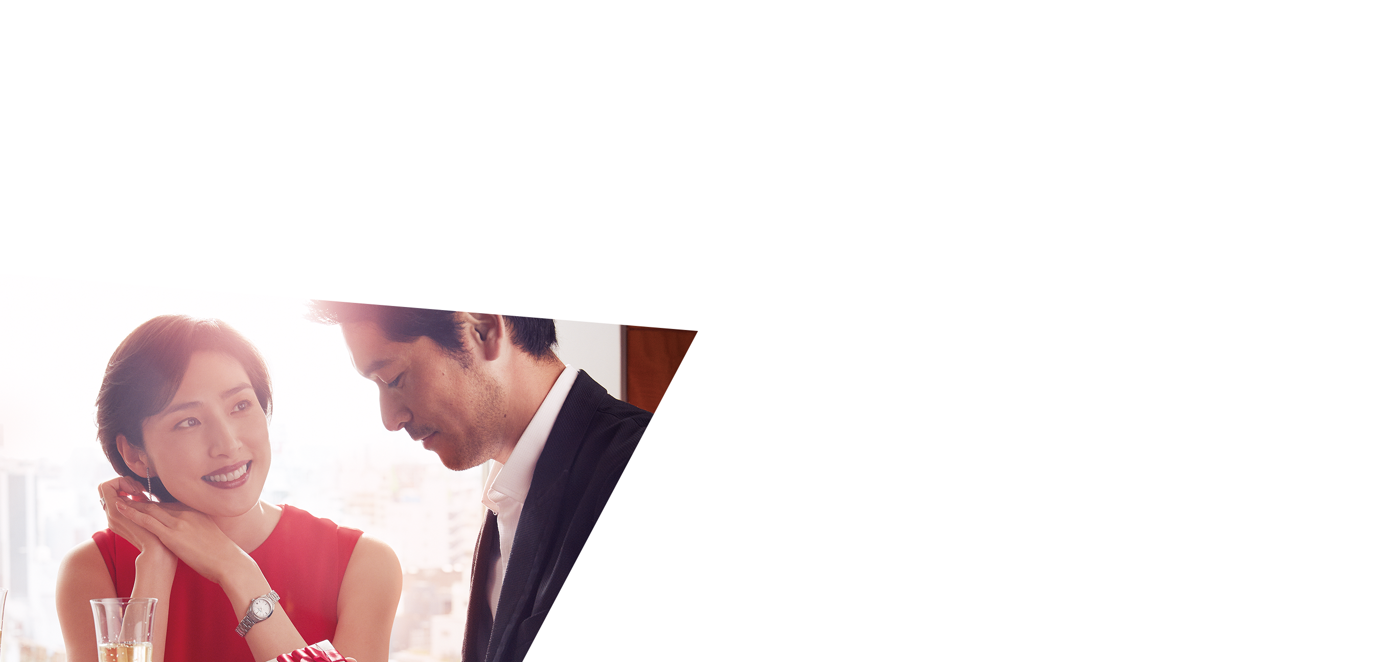 女優・天海祐希が演じる、人生の特別な5つの瞬間│WWD JAPAN