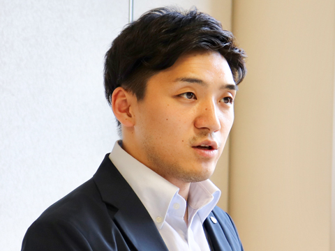 剣道部顧問:村瀬 諒先生 世界剣道選手権大会日本代表、全日本学生剣道選手権大会優勝、全日本都道府県対抗大会優勝の経験を持つ。副顧問は錬士六段であり、元日本体育大学剣道部コーチの細川 梨絵先生。 【実績】東日本中学校選抜剣道大会団体優勝(中学校)、全国中学校剣道大会個人出場(中学校)、関東高等学校剣道大会団体出場・個人準優勝(高校)、国民体育大会出場(高校)