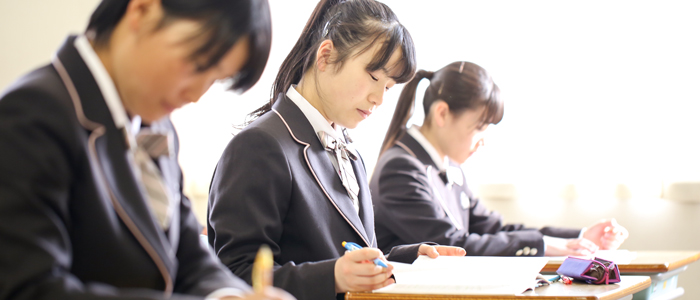 看護医療系にも強い! 1年次から始まる進路実現への道