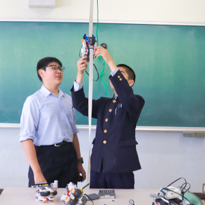 宇宙エレベーター整備中! 中学生も積極的に参加