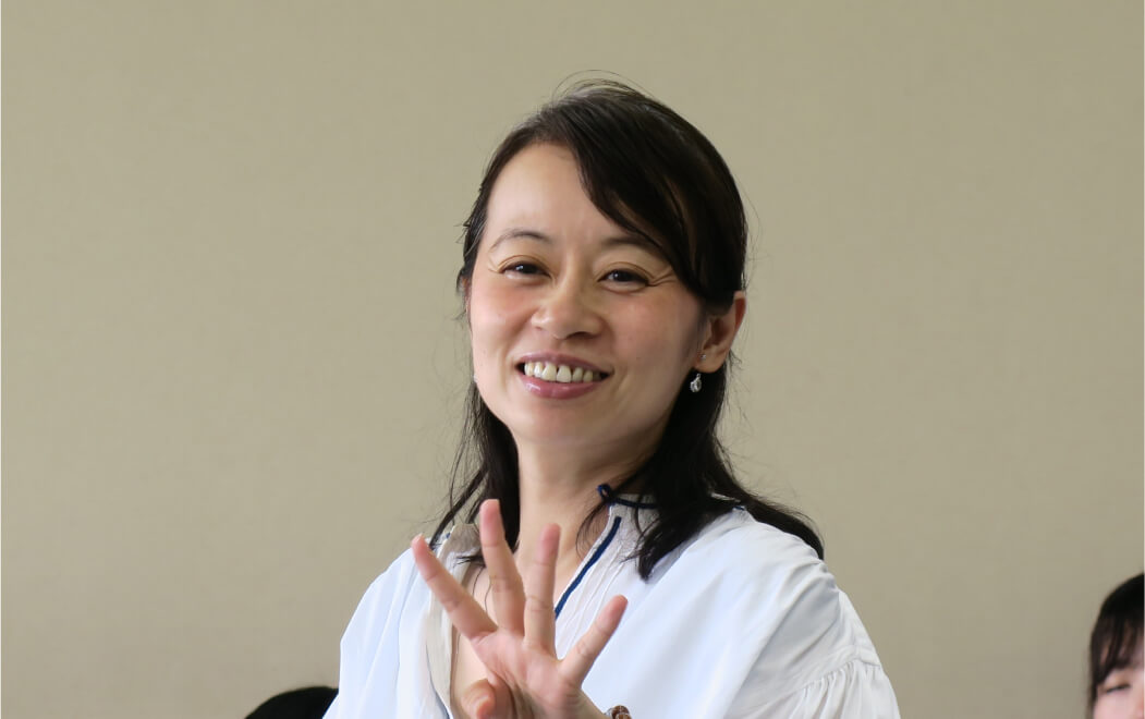 ドナ先生は香港出身。2021年に来日しGWSを担当するのは今年で3回目になる