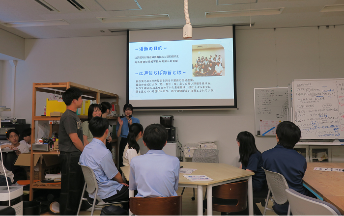 ゼミ生が自分たちの活動を紹介