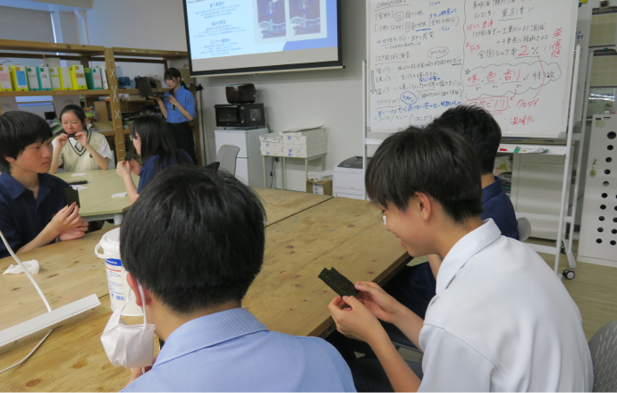 まずは海苔を試食