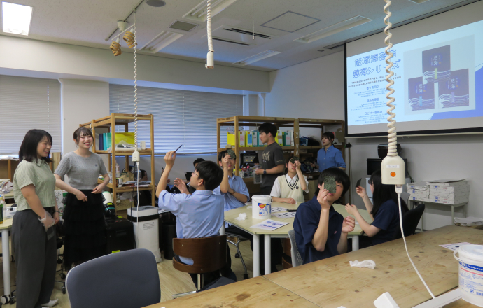 海苔を透かしてじっくり観察