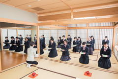 共立女子第二中学校高等学校 「礼法」の授業