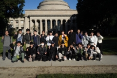 国際感覚を身につけることを目的に、5年（高校2年）の国際体験学習（修学旅行）では米国のボストンとニューヨークを訪れます。