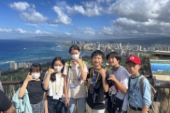 ハワイ市内での「英語お買い物体験」、スーパーマーケットでの食材見学、そして日本とハワイの歴史の勉強として真珠湾を見学するなど、ハワイに来たからこそできるセミナーが開催されます。