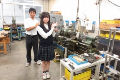 校舎の地下には、日駒の先輩たちがものつくりに利用してきた実習室が。現在も、旋盤などの機械を利用できます。