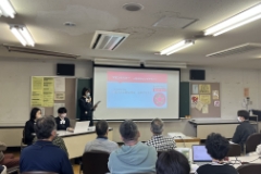 白梅清修には「ANSS」という環境団体があり、SDGsに関連した取り組みやボランティア活動など、中学生と高校生が一緒に活動しています。また、東京大学の学生が「誰一人取り残さない世界」の実現に向けて立ち上げたプロジェクト『マゼンタ・スター』を広げる活動も行っています。マゼンタスターとは、困っている人を助ける『協力者カミングアウト』。マークを付けることで困っている人を助ける意思表示をします。