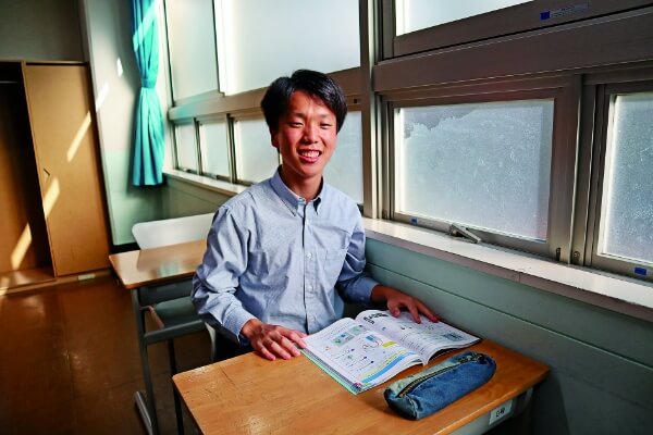 サッカー部で副部長を務める久保田さん。部活動での経験を学校生活に活かしています。