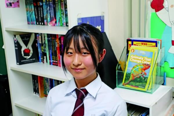 開放感あふれる図書館は約36,000冊の蔵書を有します。新刊から雑誌までお気に入りの一冊に出会えます。