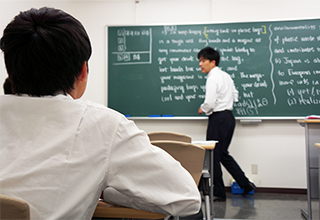 熱く解説する池谷先生