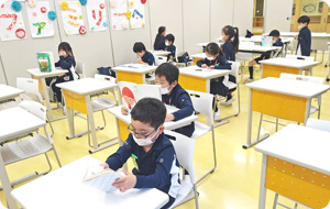 放課後は学校の地下が塾に早変わり!