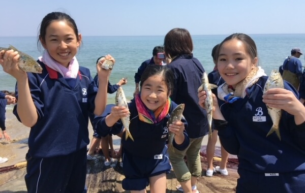 自然体験活動を通して本物に触れます。