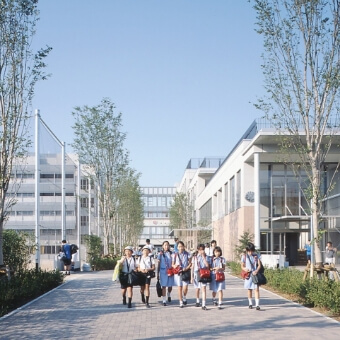 日出学園小学校