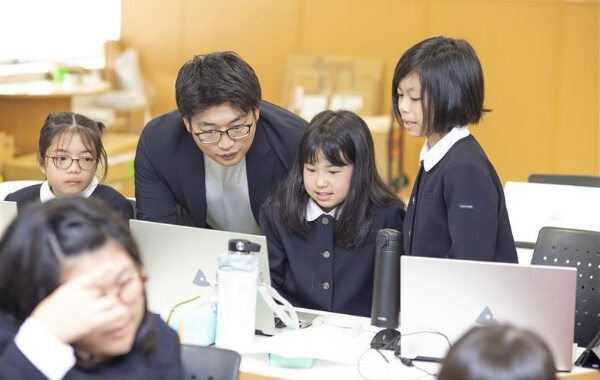 プログラミング学習を通した協働学習