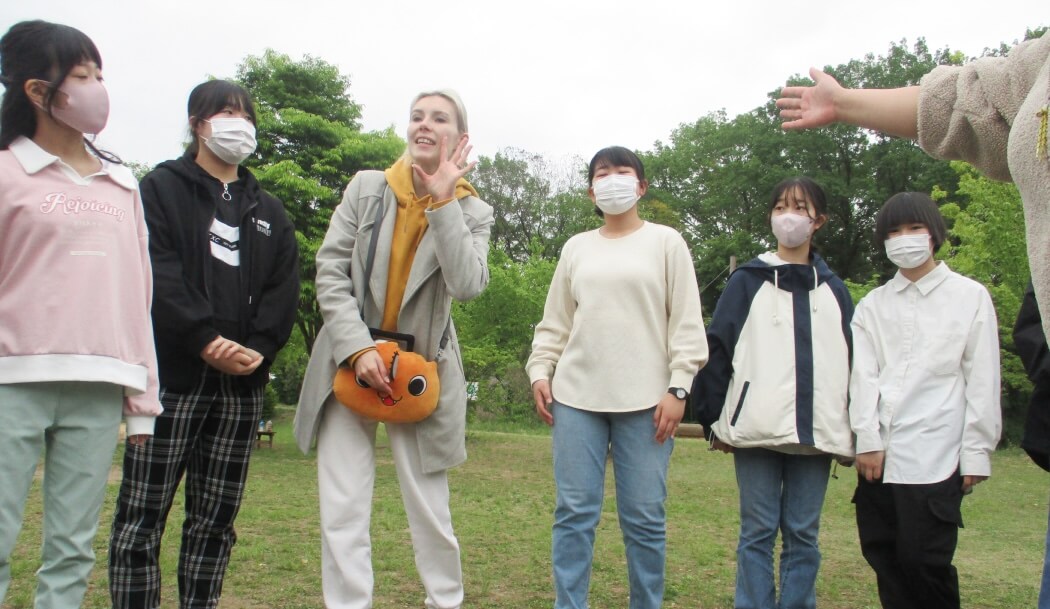 イングリッシュキャンプではゲームを踏まえながらのびのびと学習する時間も