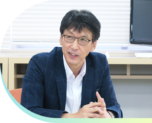 昨年度の高校3年生の学年主任を務めた原瀬裕一先生 昨年度の高校3年生の学年主任を務めた原瀬裕一先生