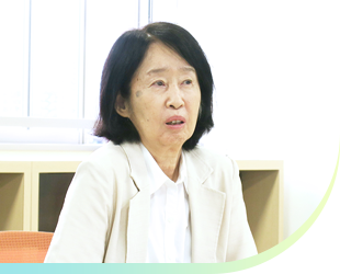 進路指導部長の松浦純子先生 進路指導部長の松浦純子先生