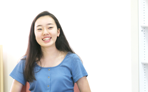 国際基督教大学(ICU) 教養学部1年生 樋口 絹香さん(ヒグチキヌカ) 国際基督教大学(ICU) 教養学部1年生 樋口 絹香さん(ヒグチキヌカ)