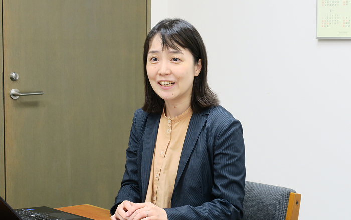 英語科主任・中3担任を務める伊藤可奈子先生