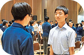 マナー講習のようす マナー講習のようす