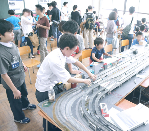 高学祭(文化祭)の旅行・鉄道研究部の展示 高学祭(文化祭)の旅行・鉄道研究部の展示