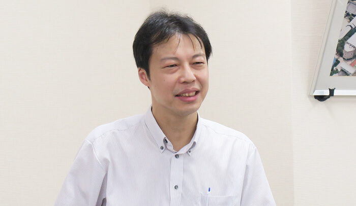 顧問の青山先生