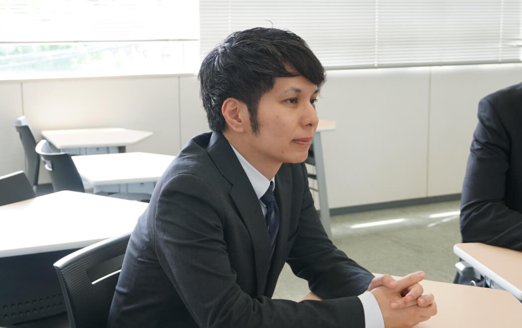 関先生（社会科教諭・模擬国連部顧問・インターナショナルコース主任）