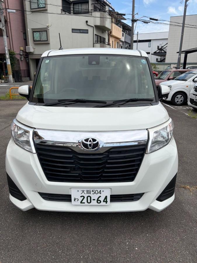 ルーミー　ナビ付　バックカメラ付き