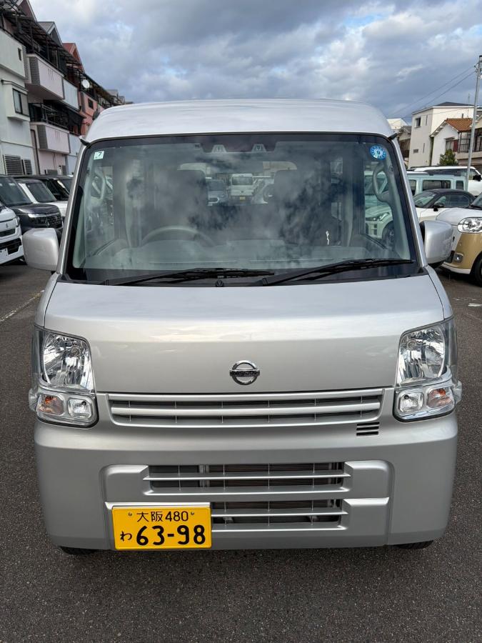 クリッパーV　ナビ付　バックカメラ付き