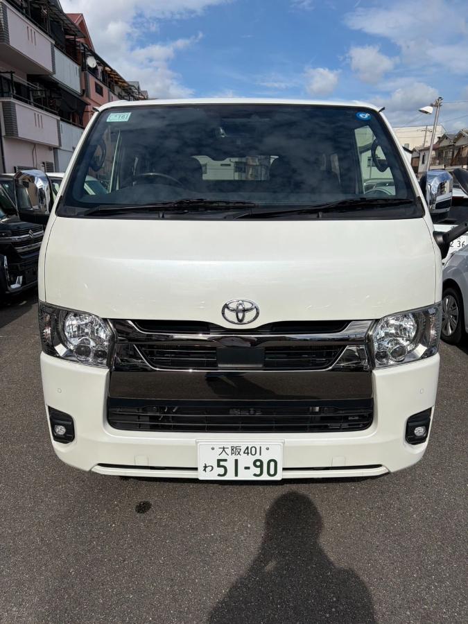 ハイエースバン　ナビ付　全方位カメラ付き