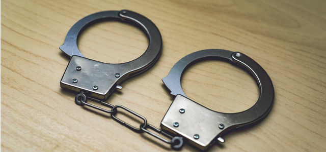 逮捕