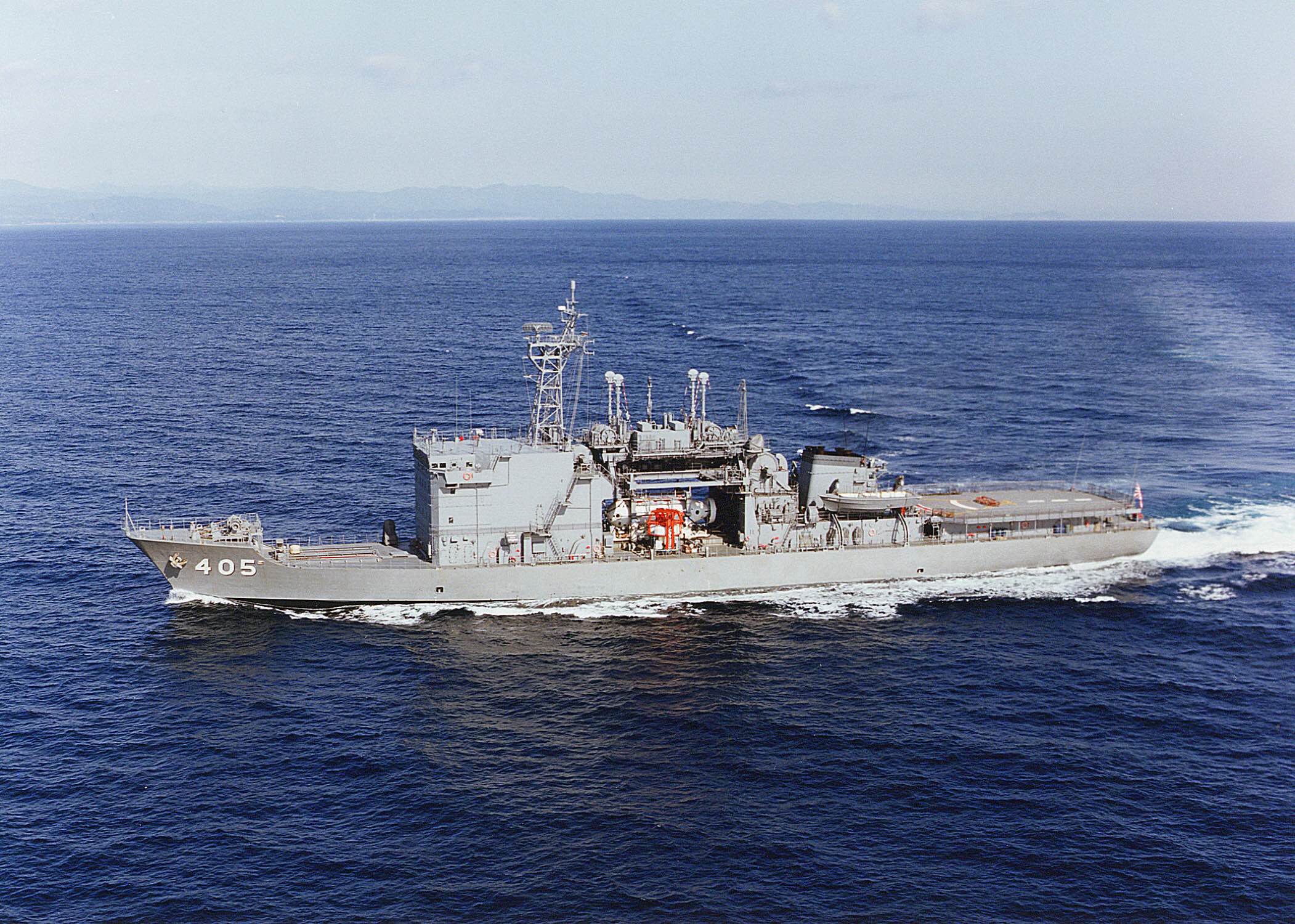 南シナ海で中国をけん制するウルトラC～“潜水艦救難艦”のベトナム供与～ 