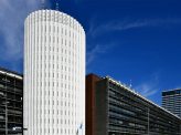 昭和の名建築・パレスサイドビル売却検討の反響　その先は毎日新聞の復興か、それとも消滅か