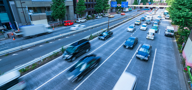 一方通行の道路標識はわかりにくい 似ている標識や補助標識の意味とは