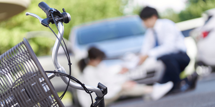自転車事故で打撲した場合の慰謝料相場は？計算方法や示談の流れを解説